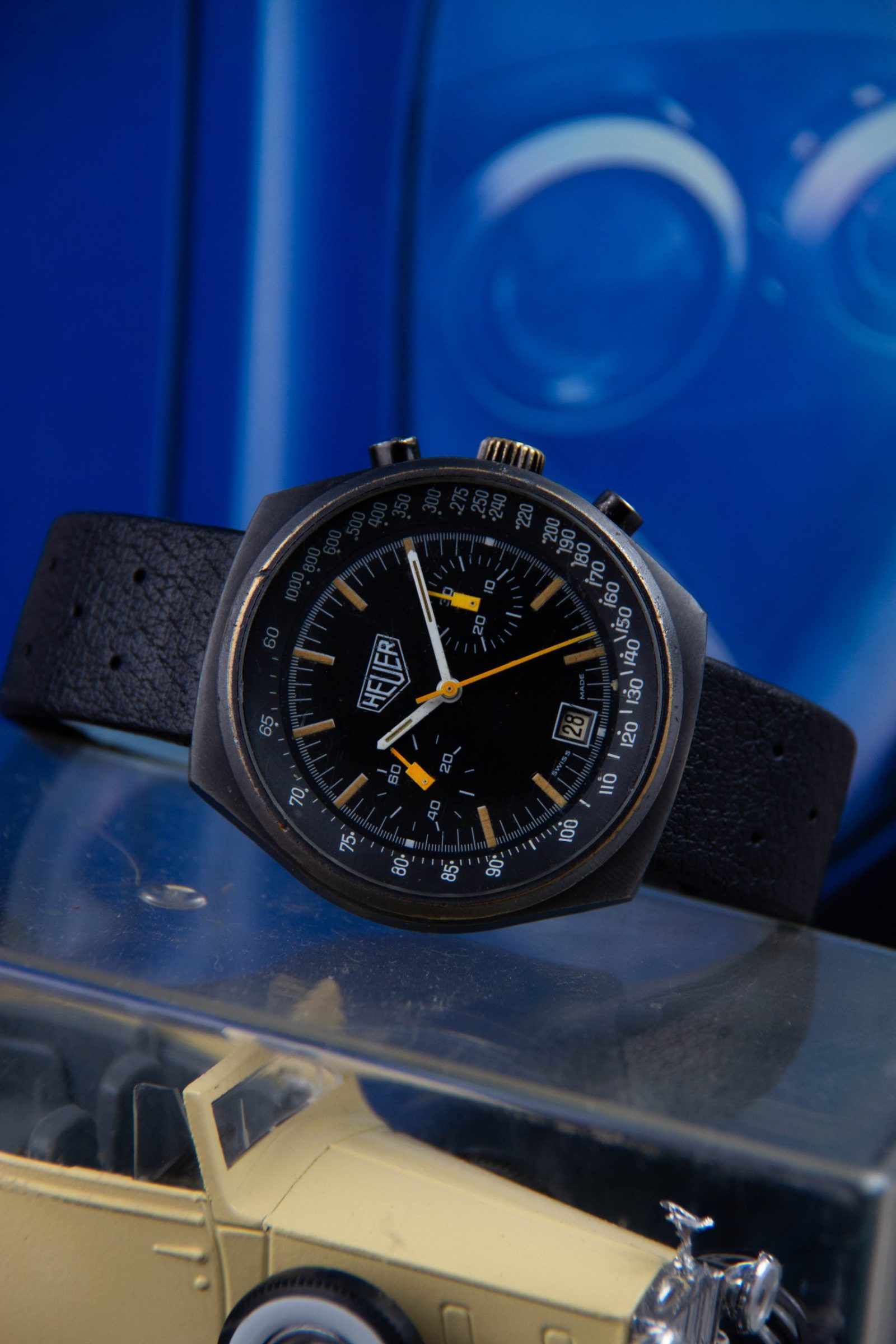 Heuer Référence 12 « Big Shield » : Un fantôme hors-catalogue