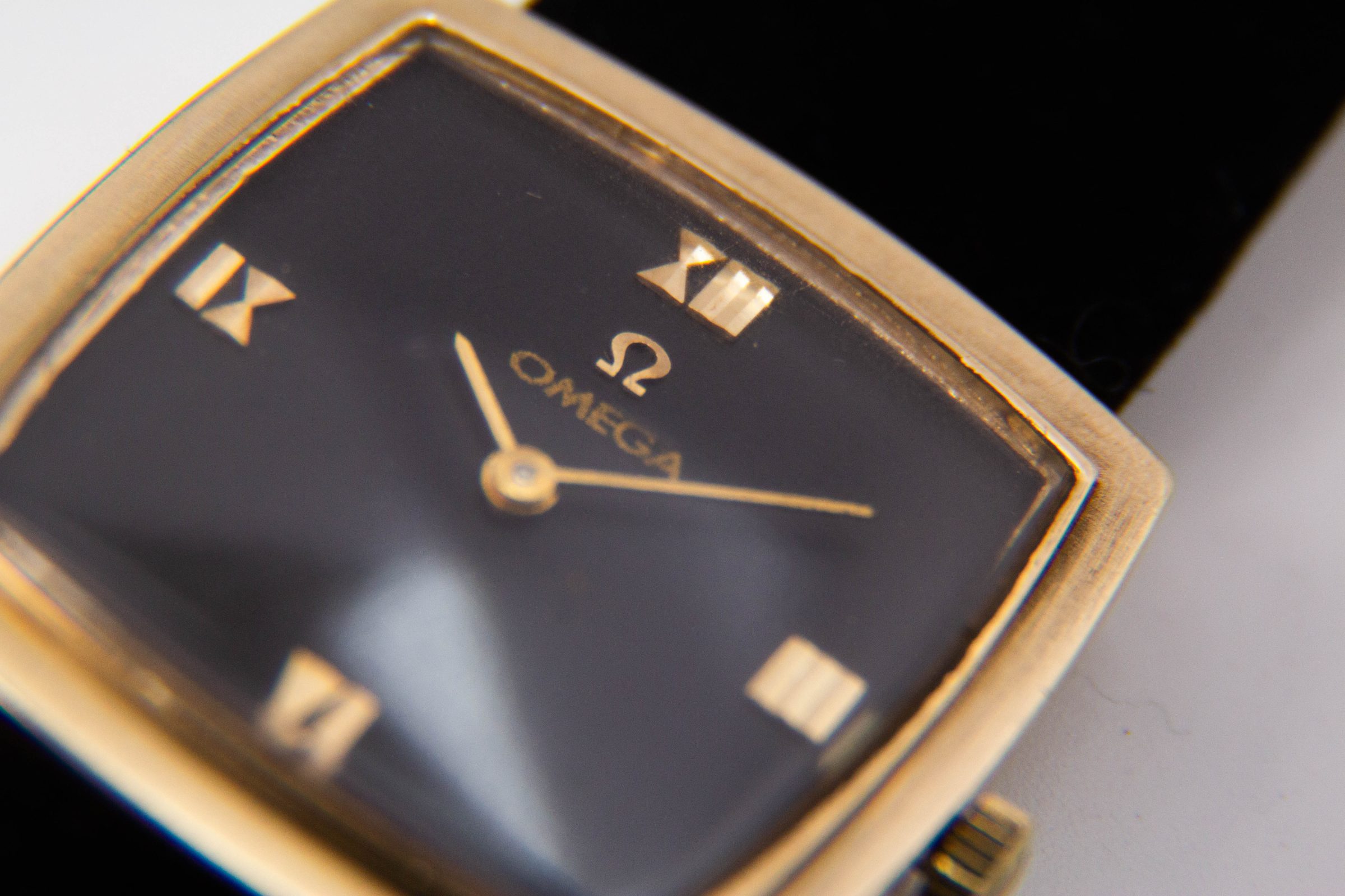 Omega Cushion Art Deco — photo 4