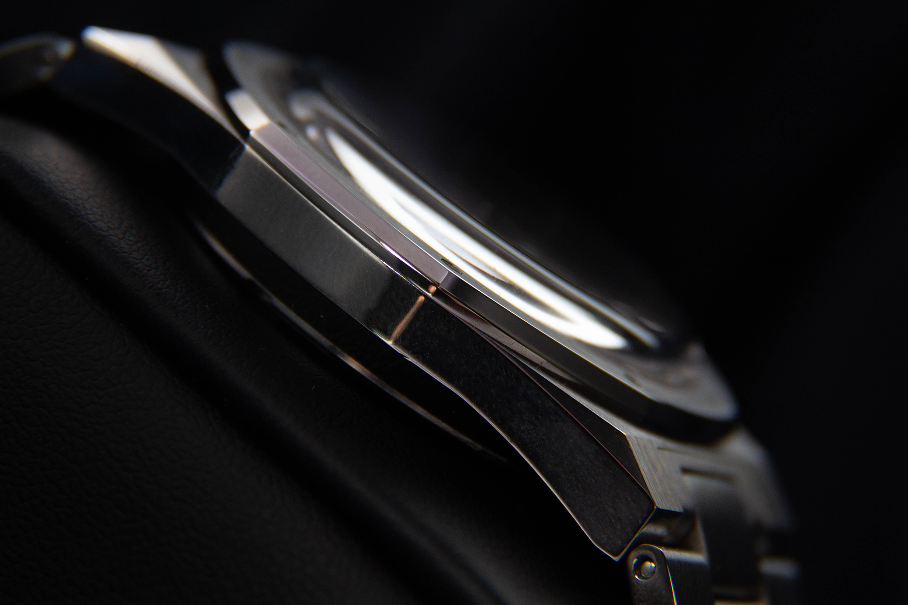 Nivada Grenchen F77 Carbon NOS