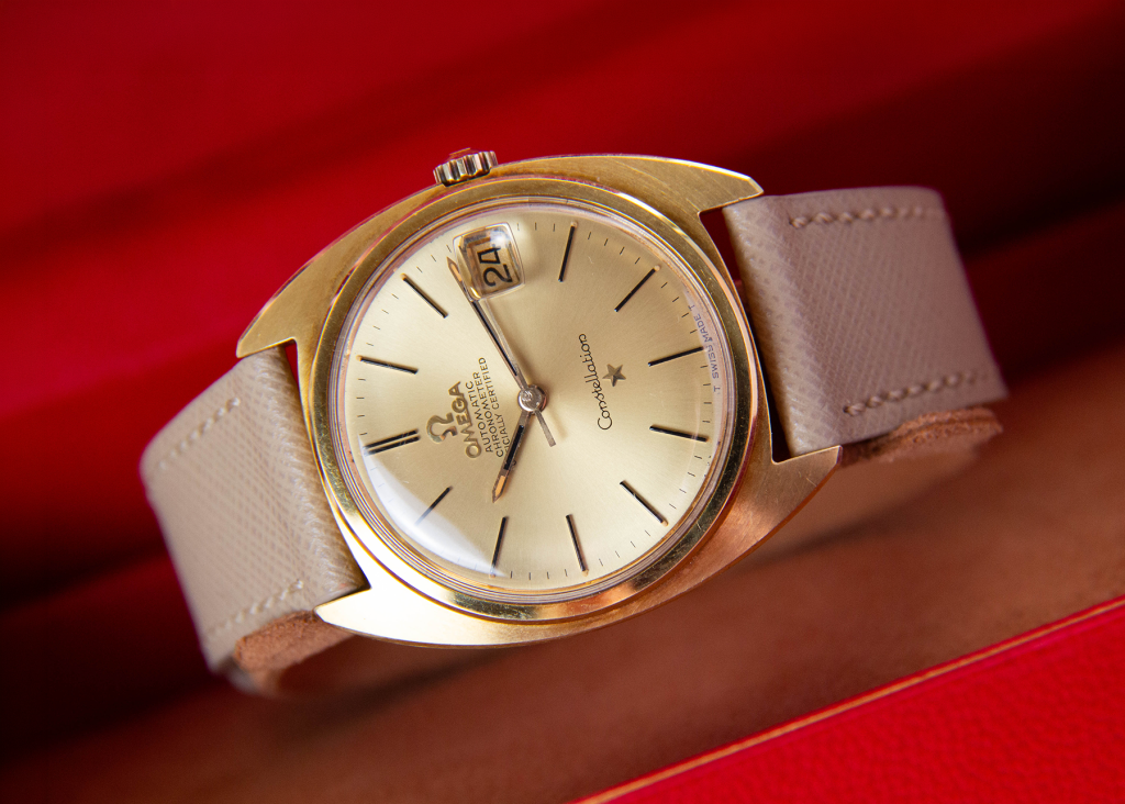 Omega Constellation C-Shape 18kt Gold NOS Condition — montre de luxe d'occasion, vue 1