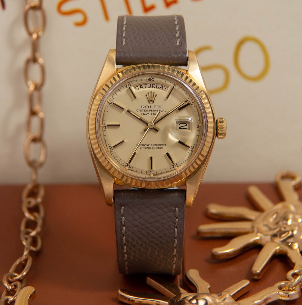 Instagram post from heure.miroir.watches. This post is in position 0.