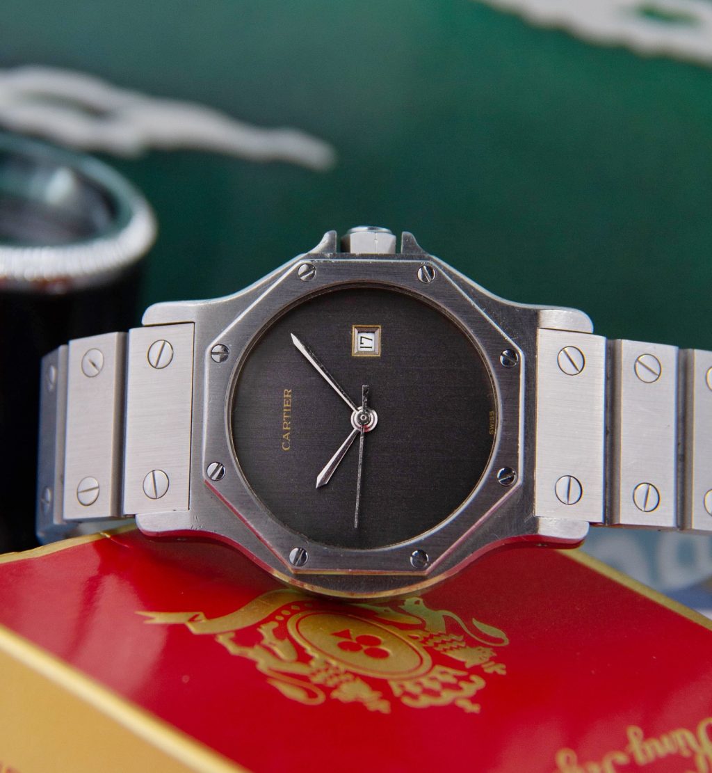 Instagram post from heure.miroir.watches. This post is in position 0.